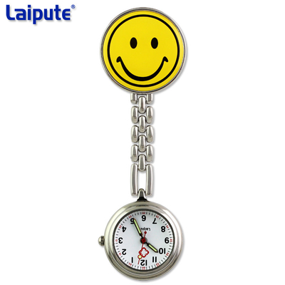 Leuchtende Krankenschwestern befestigen auf Taschenuhr-Legierungs-Bügel-netter Quarz-Taschenuhr