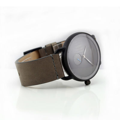 Die Mode-Luxusedelstahl-Quarz-Militärsport-lederne Band-Skala-Armbanduhr der Männer