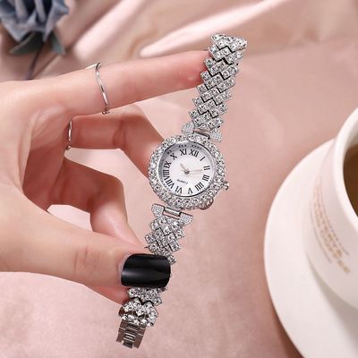 Bewegungs-Wasser der 28mm Frauen-Quarz-Armbanduhr-SL68, das überziehend blitzt
