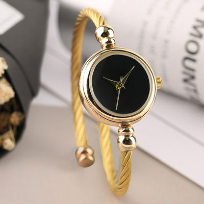 Der Nonwaterproof-Quarz-Uhr-Frauen Goldbandbreite der Armband-Uhr-4mm