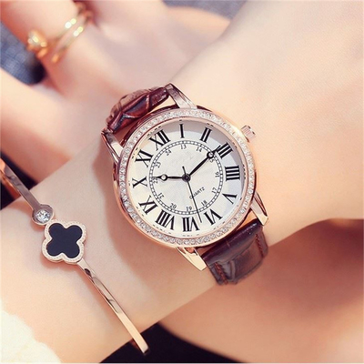 PU überziehen Batterie Roman Scale Water Diamond Diamond Quartz Watchess 377 mit Leder